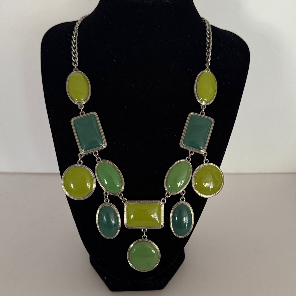 Source Unknown Large Green Tones Multi-Stone Stat… - image 2